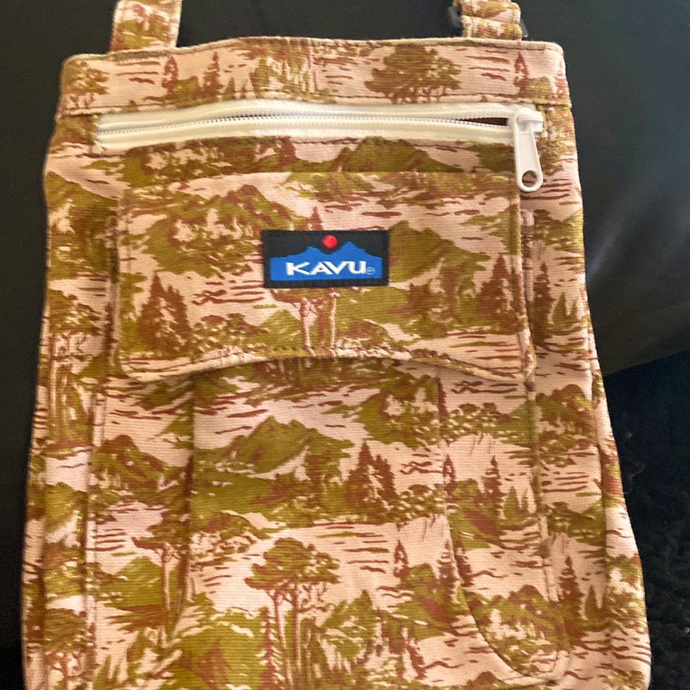 Like new Kavu crossbody